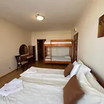 For 6 In Flora Main Building - Prime Location! Appartamento *