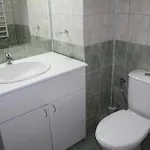 For 6 In Flora Main Building - Prime Location! Appartamento *