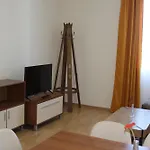 Appartamento For 6 In Flora Main Building - Prime Location!