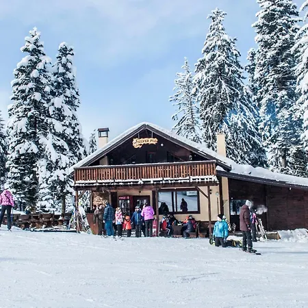 For 6 In Flora Main Building - Prime Location!