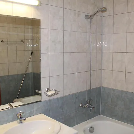 For 6 In Flora Main Building - Prime Location!