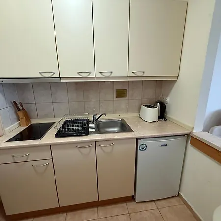 Appartamento For 6 In Flora Main Building - Prime Location!