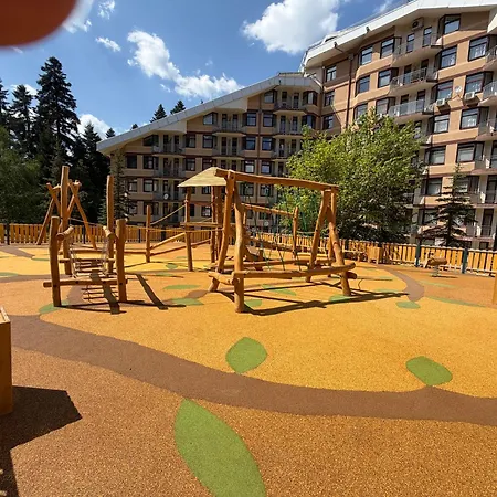 For 6 In Flora Main Building - Prime Location! Daire
