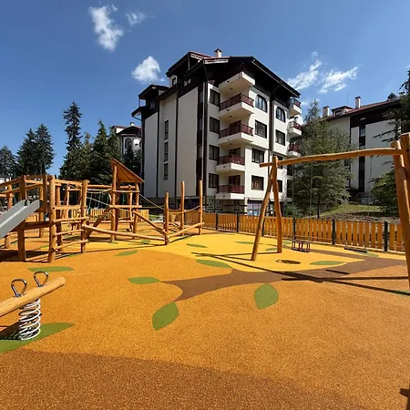 For 6 In Flora Main Building - Prime Location! Daire *