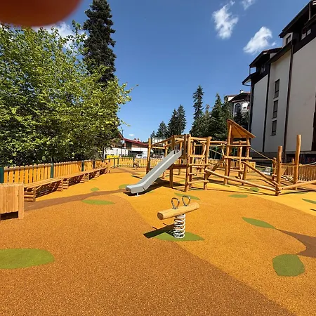 For 6 In Flora Main Building - Prime Location! Borovets