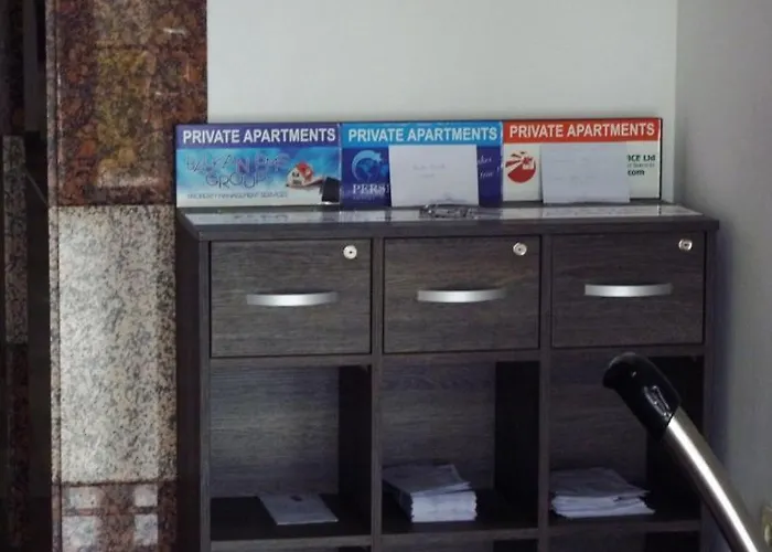 Apartment For 6 In Flora Main Building - Prime Location!