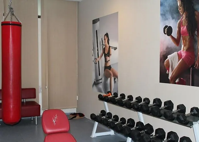 For 6 In Flora Main Building - Prime Location! *