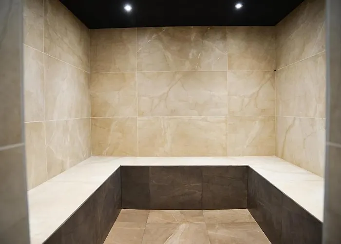 Appartement For 6 In Flora Main Building - Prime Location!