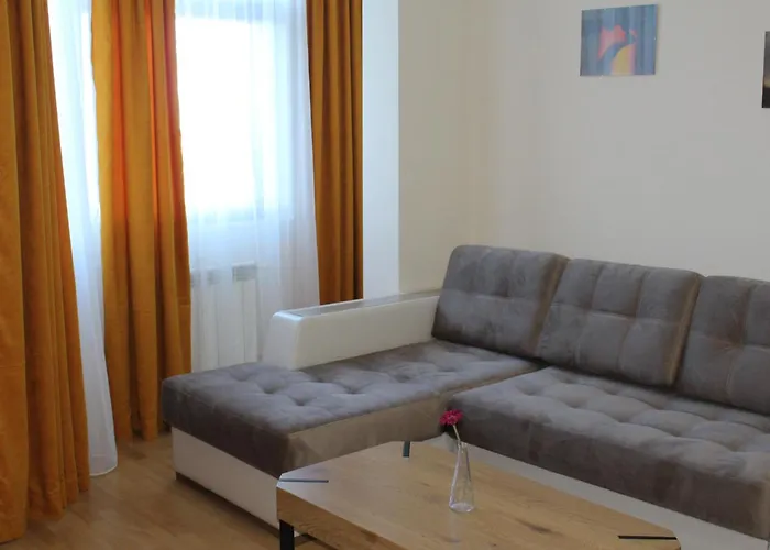 For 6 In Flora Main Building - Prime Location! Borovets